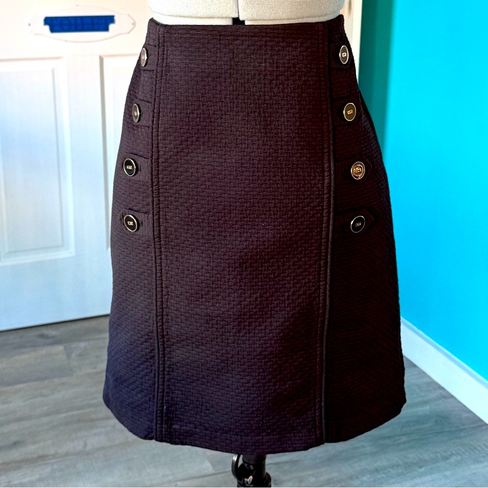 J. McLaughlin Black A-Line Knee-Length Skirt with Button Detail (size 2)